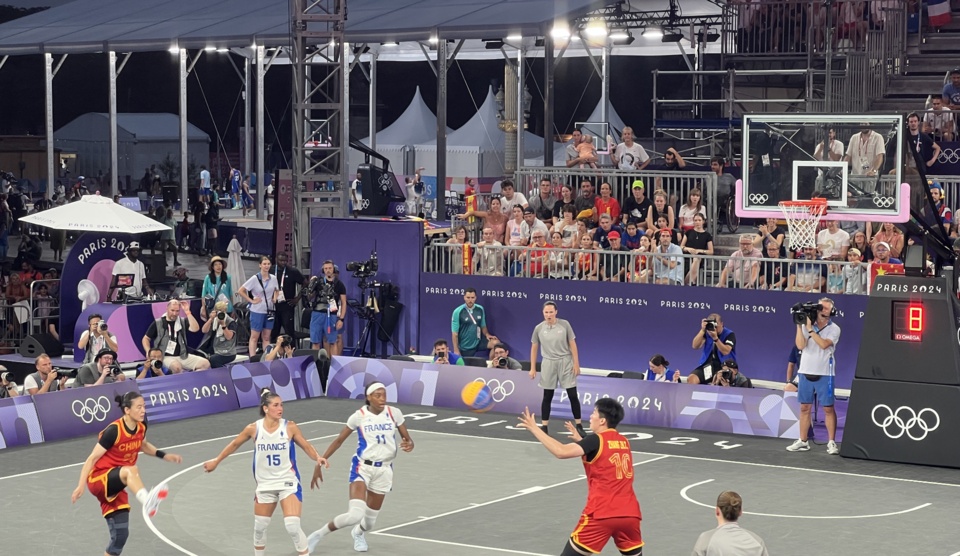 球队战术执行高效，连胜势头不减（战术贯彻到位，连胜态势延续）