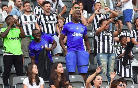 官方：多特与34岁第二门将亚历山大-迈尔续约至2027年（多特官宣：34岁替补门将亚历山大-迈尔续约，合同至2027年）