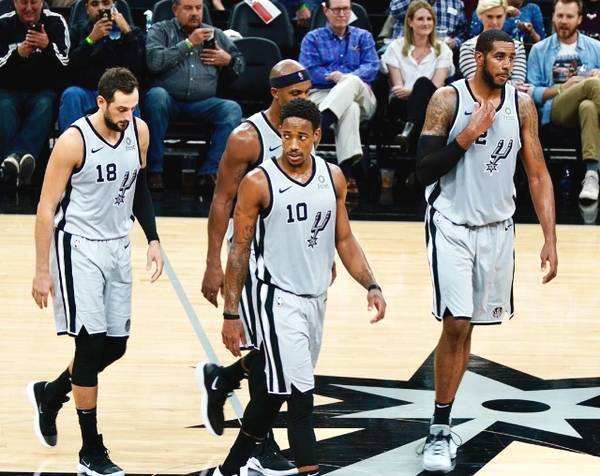 巴萨2比1逆转法兰克福首胜对手（巴萨2比1逆转法兰克福，收获对阵该队首胜）