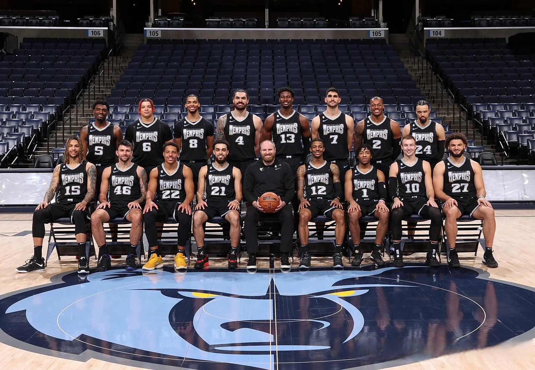 翻修球场，“连滚带爬”为的是“从从容容”（球场翻修：先“连滚带爬”，才有“从从容容”）