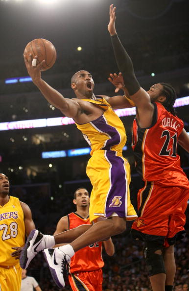 梦幻联动！齐达内晒与樊振东打乒乓球照片（跨界同框！齐达内晒照与樊振东乒乓切磋）